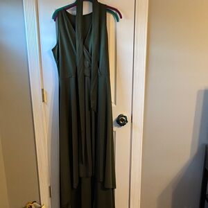 Elegant Green Sleeveless Dress